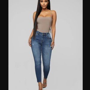 Medium wash ankle jeans
